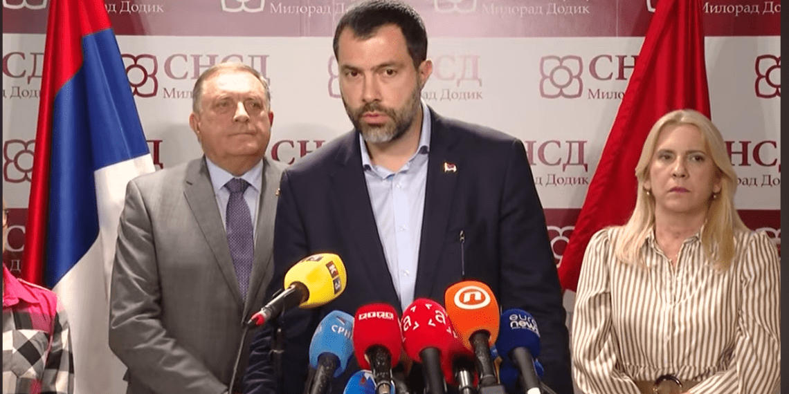 Centralna izborna komisija Bosne i Hercegovine kaznila je SNSD sa 4.000 KM zbog preuranjene kampanje