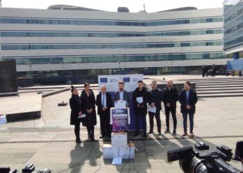 45 days left for election reform: Coalition „Pod lupom” submitted 92,000 citizens’ signatures to the BiH Parliament for the introduction of new technologies in the election process