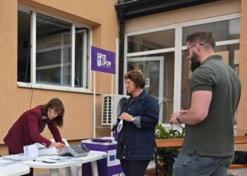 Veliki odziv građana Velike Kladuše na edukaciju o novim izbornim tehnologijama